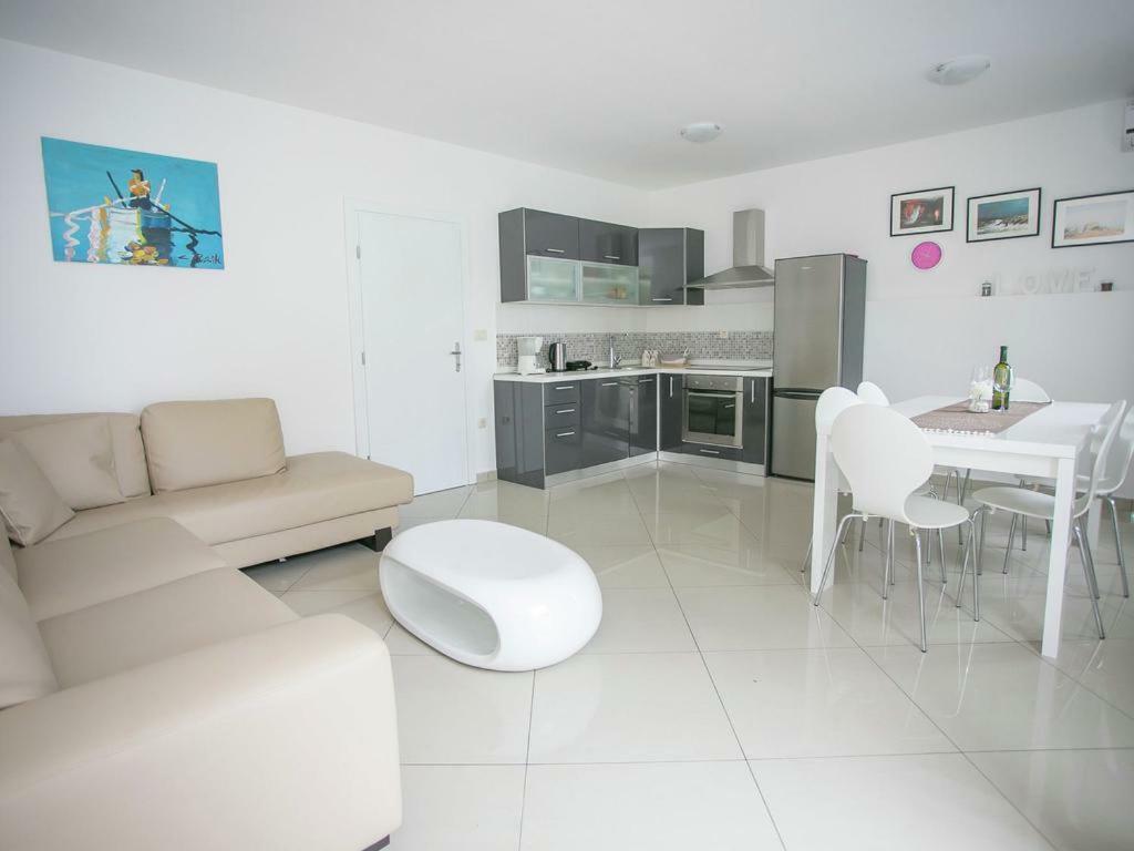 Sesar Apartments Krk - No. 3 Cvita Krk Town Exterior photo